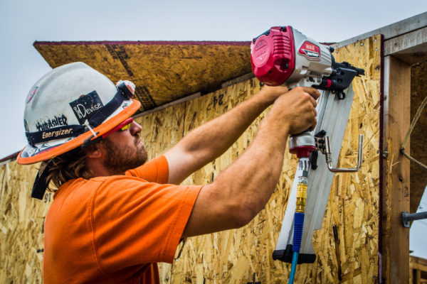 Web-SN883RH3-3.jpg web-sn883rh3-3 - SN883RH3 Max 21 Degree Framing Nailer Full Round Head