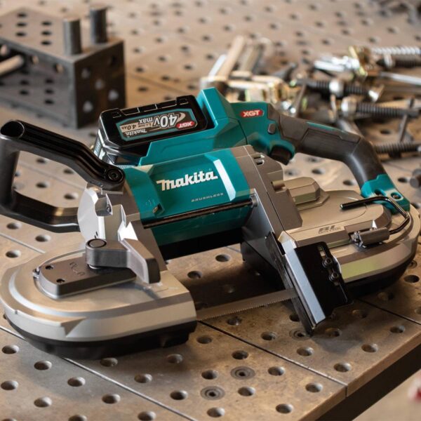 Makita GBP01M1 Beauty Shot 2 GBP01M1 40V max XGT Brushless Cordless Deep Cut Portable Band Saw Kit (4.0Ah) product image