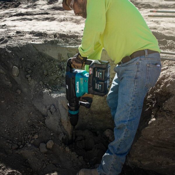 Makita GMH02PM Action Shot 2 (chipping in ditch)