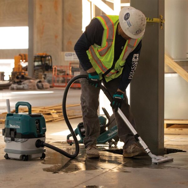 GCV01Z 40V max XGT Brushless Cordless 2.1 Gallon Wet/Dry Dust Extractor/Vacuum product image