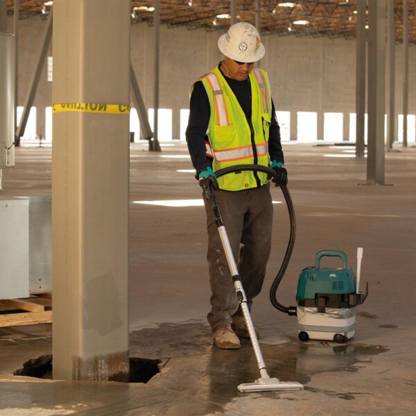 GCV01Z 40V max XGT Brushless Cordless 2.1 Gallon Wet/Dry Dust Extractor/Vacuum product image