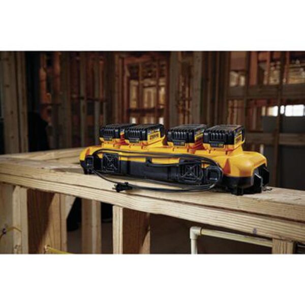 Dewalt DCB104 Multiport Simultaneous Fast Charger product image