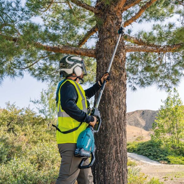 9363f06a-7475-4e2e-8c05-72f9b4ac46c5_gau01m1_a_1500px GAU01M1 40V max XGT Brushless Cordless 10" Pole Saw Kit, 8' Length (4.0Ah) product image