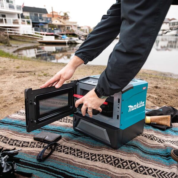 ca3a798a-0e12-4813-ad23-d56ad44549fe_mw001gz_a_1500px MW001GZ 40V max XGT Microwave, Microwave Only product image