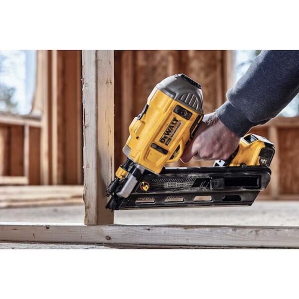 DCN692M1_A3 Dewalt DCN692M1 20V MAX XR Dual Speed Framing Nailer product image