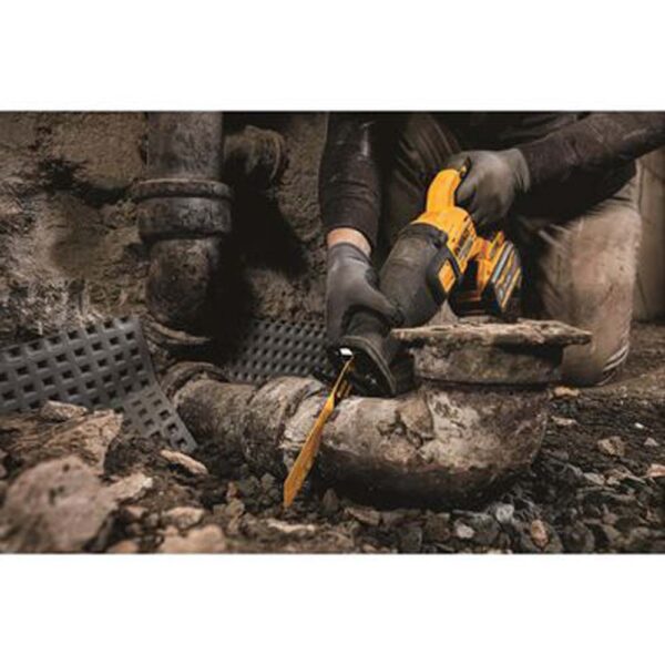 dewalt-flexv-60v-max-reciprocating-saw-kit-dcs389x2-detail-view-5 Dewalt DCS389X2 Flexvolt 60V Max Brushless Cordless Reciprocating Saw Kit product image