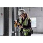 DEWALT DCLE34020G 20V MAX XR Cordless Cross Line Green Laser Kit, Self-Leveling, ±1/8 in at 30 ft, 17 hr Runtime product image