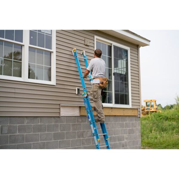 Werner D6020-2 20ft Type I Fiberglass D-Rung Extension Ladder, 250 lb Duty Rating product image