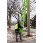 Werner B7128-2X9295 28ft AERO Type IAA Fiberglass Box Rail/Tri-Rung Extension Ladder with Leveler and Bracket Support Kit, Safety Green product image