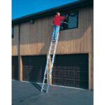 Werner D1128-2 28ft Type III Aluminum D-Rung Extension Ladder, 200 lb Duty Rating product image