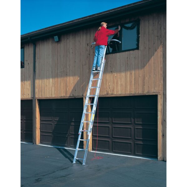 Werner D1128-2 28ft Type III Aluminum D-Rung Extension Ladder, 200 lb Duty Rating product image