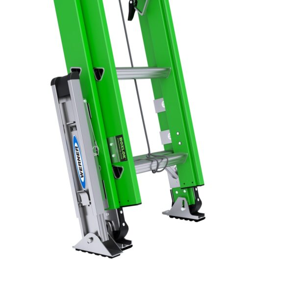 Werner B7132-2X9295 32ft AERO Type IAA Fiberglass Box Rail/Tri-Rung Extension Ladder with Leveler and Bracket Support Kit product image