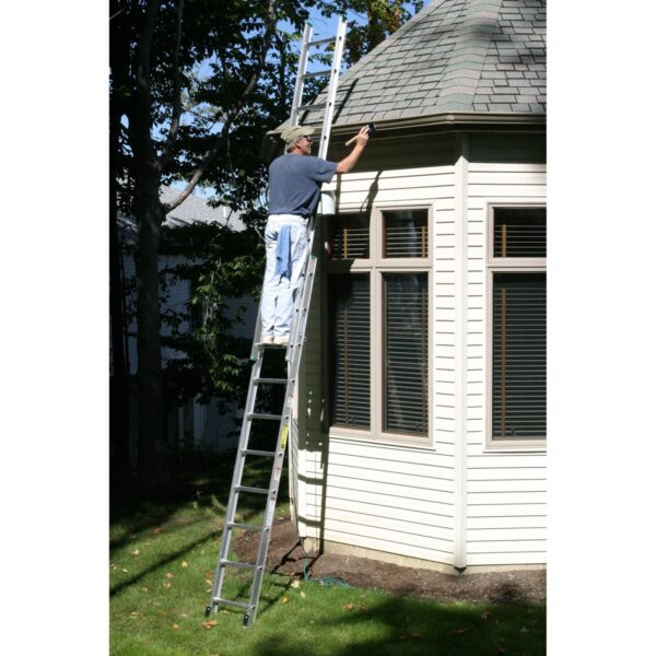 Werner D1232-2 32ft Type II Aluminum D-Rung Extension Ladder, 225 lb Duty Rating product image