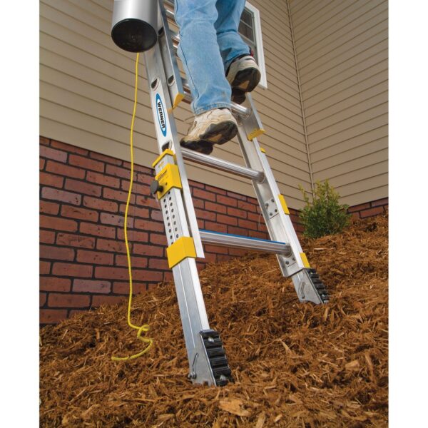 Werner D1340-2 40ft Type I Aluminum D-Rung Extension Ladder, 250 lb Duty Rating product image