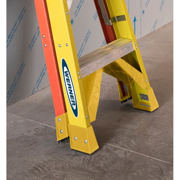 Werner L7304 4ft Type IAA Fiberglass Leaning Ladder, 375 lb Duty Rating product image