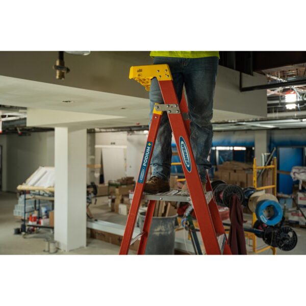 Werner PDLIA02 8ft Reach Fiberglass Podium+ Ladder, 2 ft Type IA, 300 lb Capacity product image